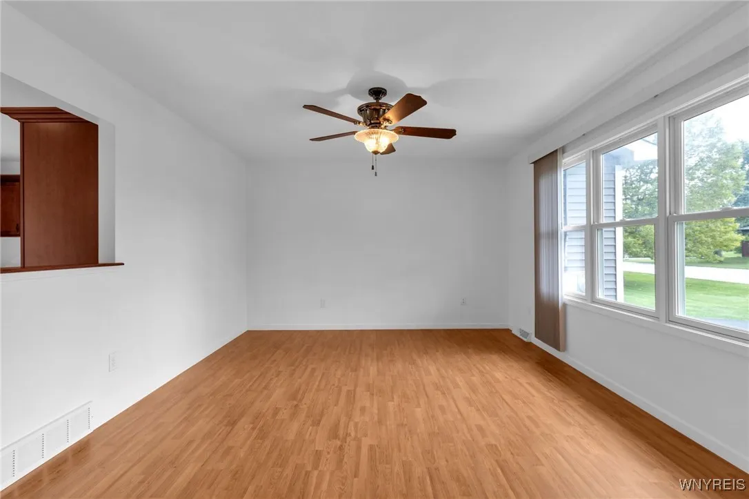 940 Reserve Road, West Seneca, New York 14224, West Seneca, New York 14224, 3 Bedrooms Bedrooms, 5 Rooms Rooms,1 BathroomBathrooms,Residential Lease,For Rent,940 Reserve Road, West Seneca, New York 14224,0,B1640682