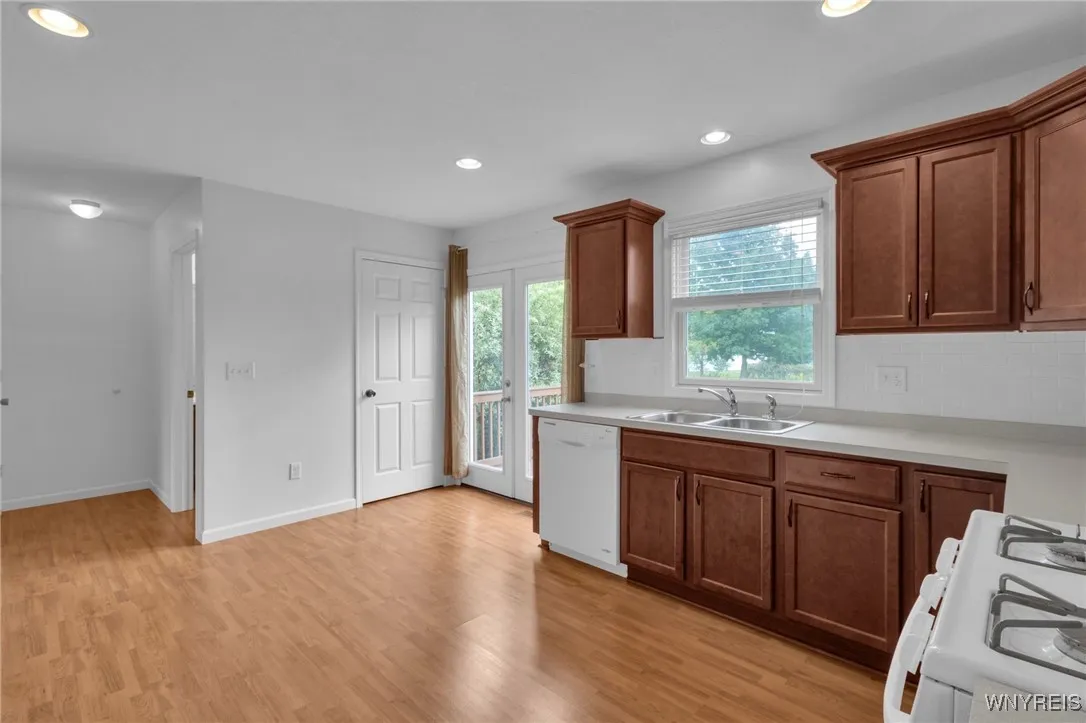940 Reserve Road, West Seneca, New York 14224, West Seneca, New York 14224, 3 Bedrooms Bedrooms, 5 Rooms Rooms,1 BathroomBathrooms,Residential Lease,For Rent,940 Reserve Road, West Seneca, New York 14224,0,B1640682