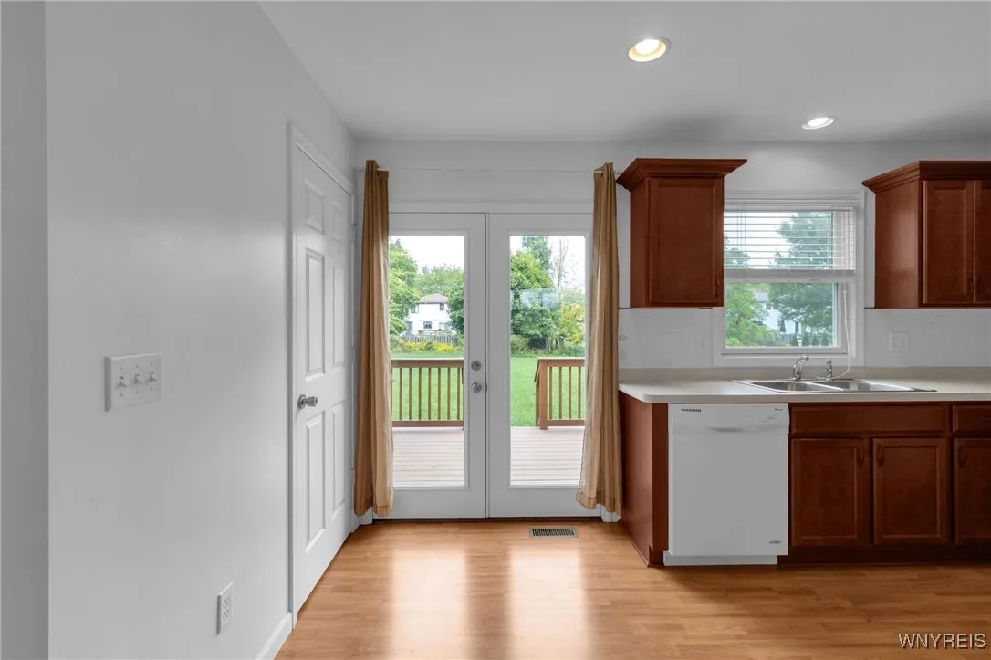 940 Reserve Road, West Seneca, New York 14224, West Seneca, New York 14224, 3 Bedrooms Bedrooms, 5 Rooms Rooms,1 BathroomBathrooms,Residential Lease,For Rent,940 Reserve Road, West Seneca, New York 14224,0,B1640682