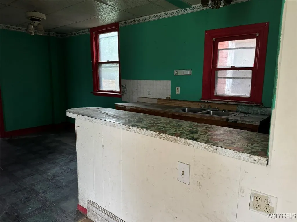 1867 Pierce Avenue, Niagara Falls, New York 14301, Niagara Falls, New York 14301, 7 Bedrooms Bedrooms, 10 Rooms Rooms,2 BathroomsBathrooms,Residential,For Sale,1867 Pierce Avenue, Niagara Falls, New York 14301,0,B1638667