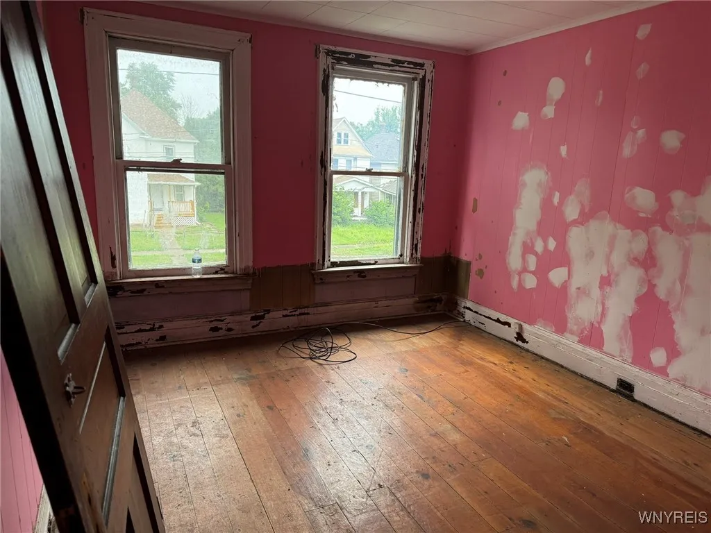 1867 Pierce Avenue, Niagara Falls, New York 14301, Niagara Falls, New York 14301, 7 Bedrooms Bedrooms, 10 Rooms Rooms,2 BathroomsBathrooms,Residential,For Sale,1867 Pierce Avenue, Niagara Falls, New York 14301,0,B1638667