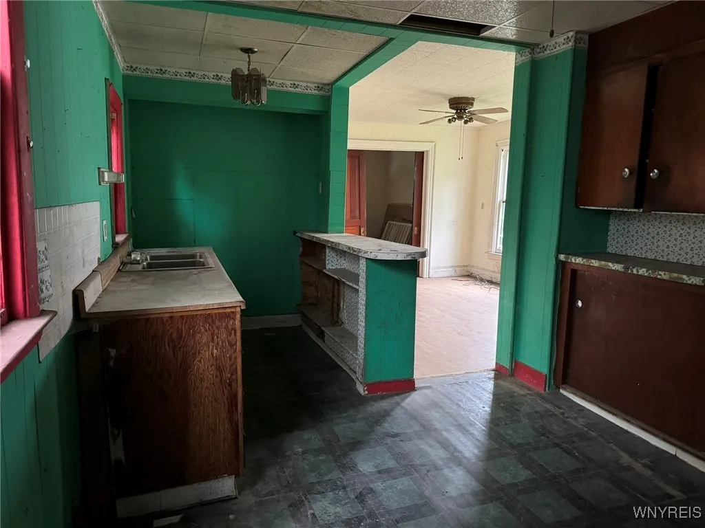 1867 Pierce Avenue, Niagara Falls, New York 14301, Niagara Falls, New York 14301, 7 Bedrooms Bedrooms, 10 Rooms Rooms,2 BathroomsBathrooms,Residential,For Sale,1867 Pierce Avenue, Niagara Falls, New York 14301,0,B1638667