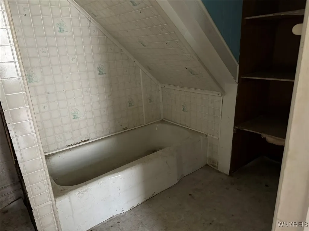 1867 Pierce Avenue, Niagara Falls, New York 14301, Niagara Falls, New York 14301, 7 Bedrooms Bedrooms, 10 Rooms Rooms,2 BathroomsBathrooms,Residential,For Sale,1867 Pierce Avenue, Niagara Falls, New York 14301,0,B1638667