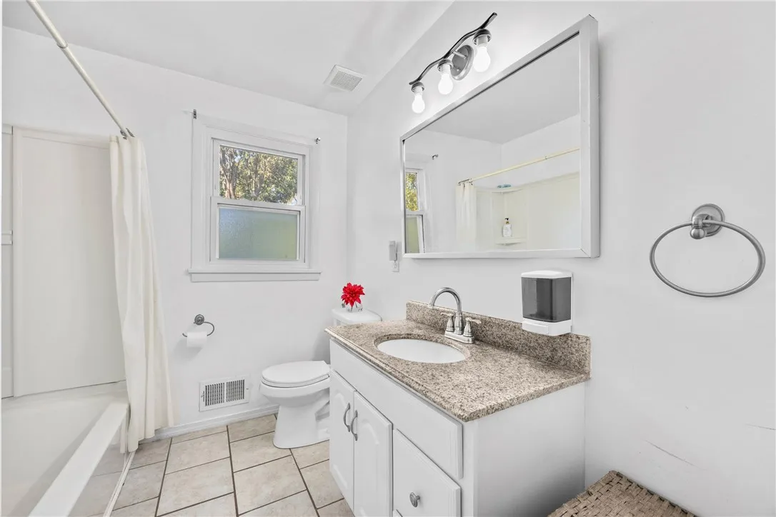 43 Gemini Circle, Gates, New York 14606, Gates, New York 14606, 3 Bedrooms Bedrooms, 9 Rooms Rooms,2 BathroomsBathrooms,Residential,For Sale,43 Gemini Circle, Gates, New York 14606,0,R1642785