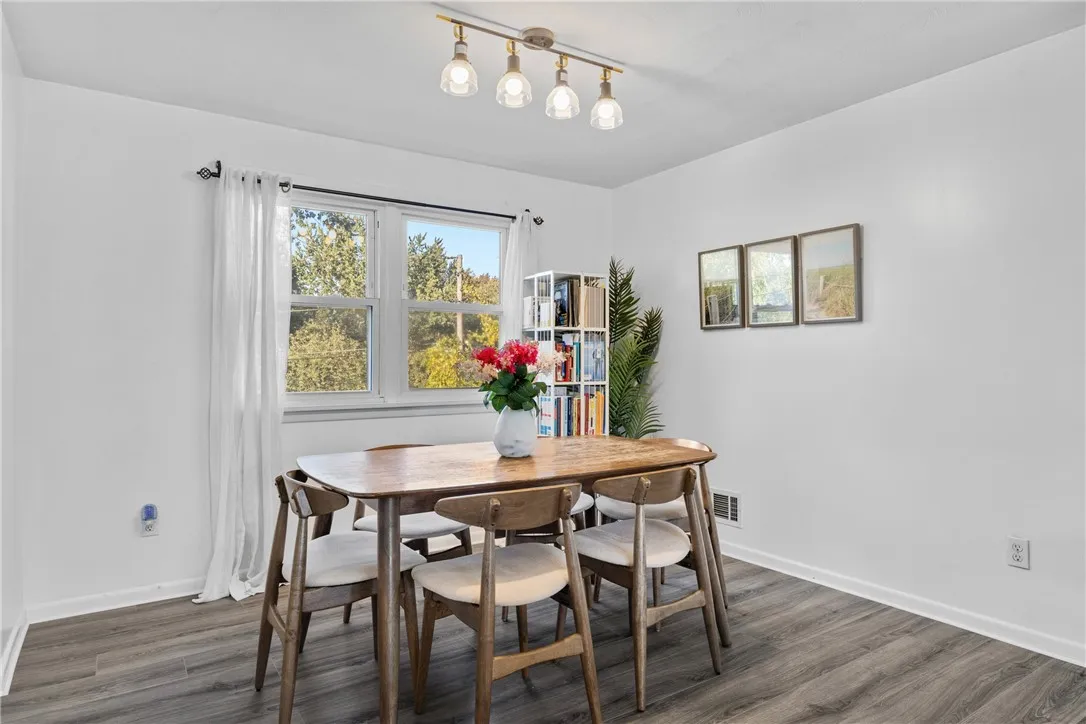 43 Gemini Circle, Gates, New York 14606, Gates, New York 14606, 3 Bedrooms Bedrooms, 9 Rooms Rooms,2 BathroomsBathrooms,Residential,For Sale,43 Gemini Circle, Gates, New York 14606,0,R1642785