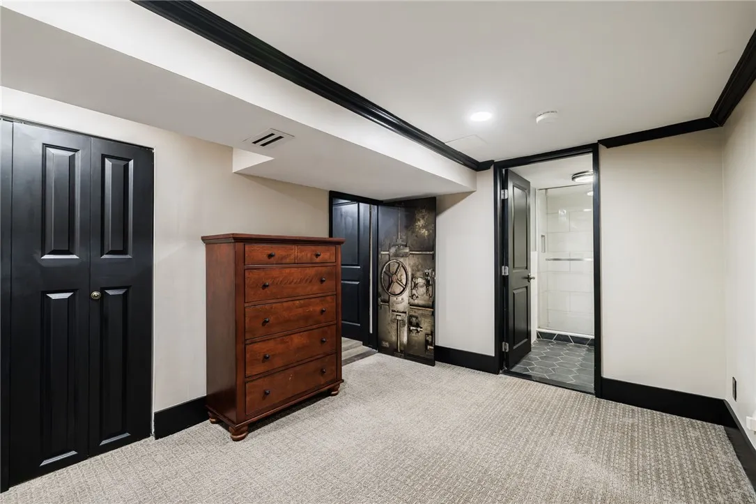 215 Lincoln Avenue, Rochester, New York 14611, Rochester, New York 14611, 4 Bedrooms Bedrooms, 9 Rooms Rooms,3 BathroomsBathrooms,Residential,For Sale,215 Lincoln Avenue, Rochester, New York 14611,0,R1642830