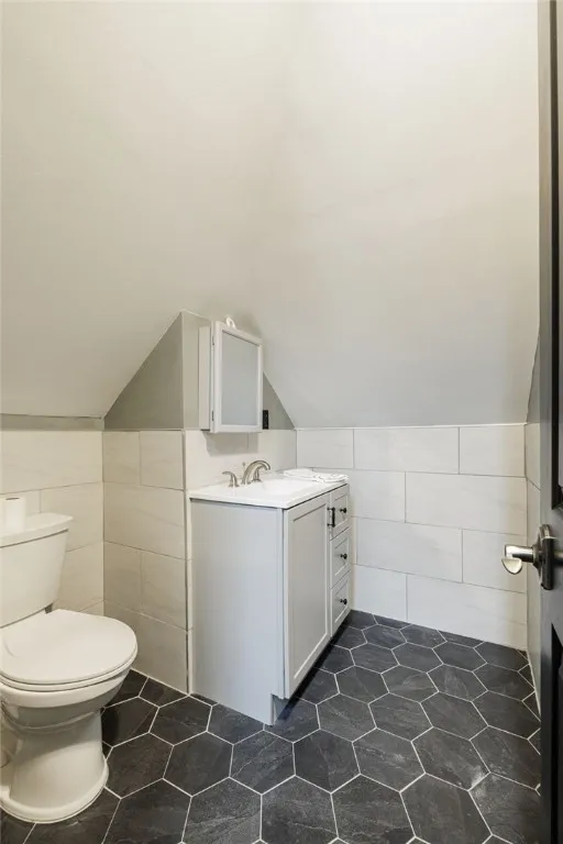 attic full bath