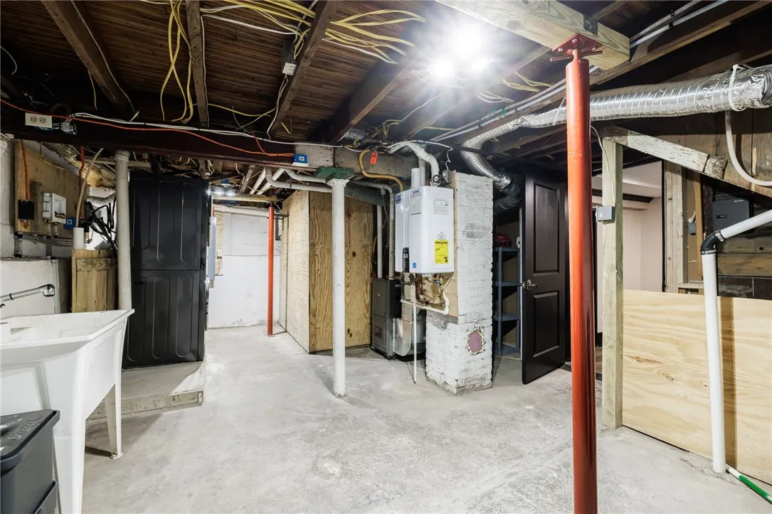 215 Lincoln Avenue, Rochester, New York 14611, Rochester, New York 14611, 4 Bedrooms Bedrooms, 9 Rooms Rooms,3 BathroomsBathrooms,Residential,For Sale,215 Lincoln Avenue, Rochester, New York 14611,0,R1642830