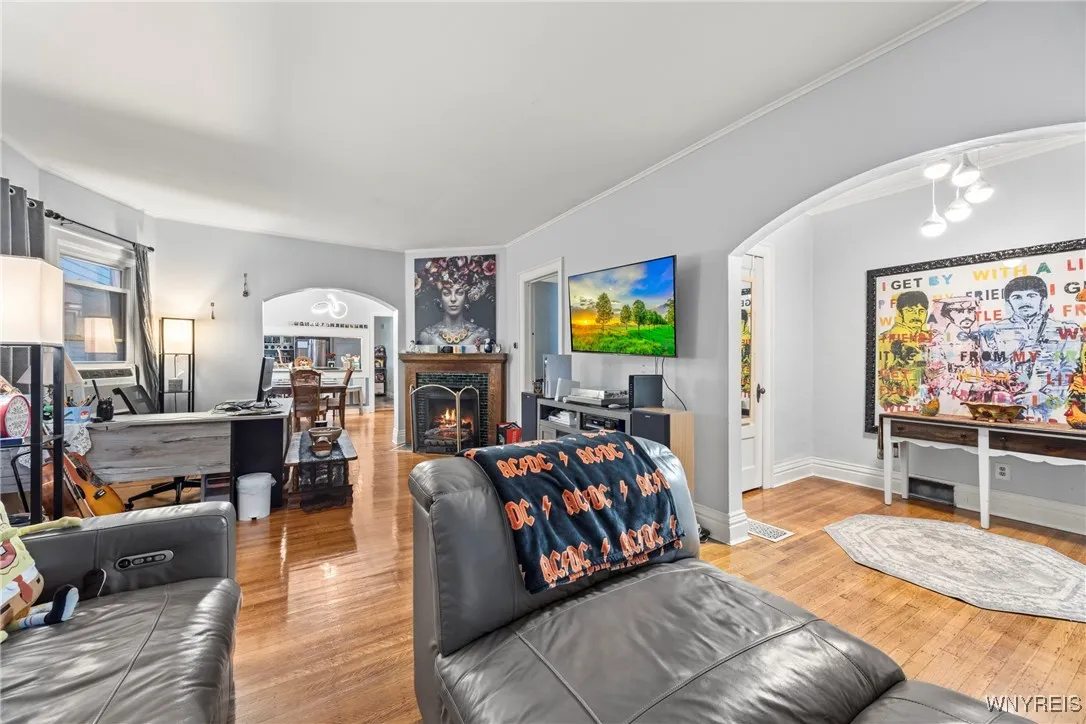 637 West Delavan Avenue S, Buffalo, New York 14222, Buffalo, New York 14222, 6 Bedrooms Bedrooms, ,2 BathroomsBathrooms,Residential,For Sale,637 West Delavan Avenue S, Buffalo, New York 14222,0,B1641227