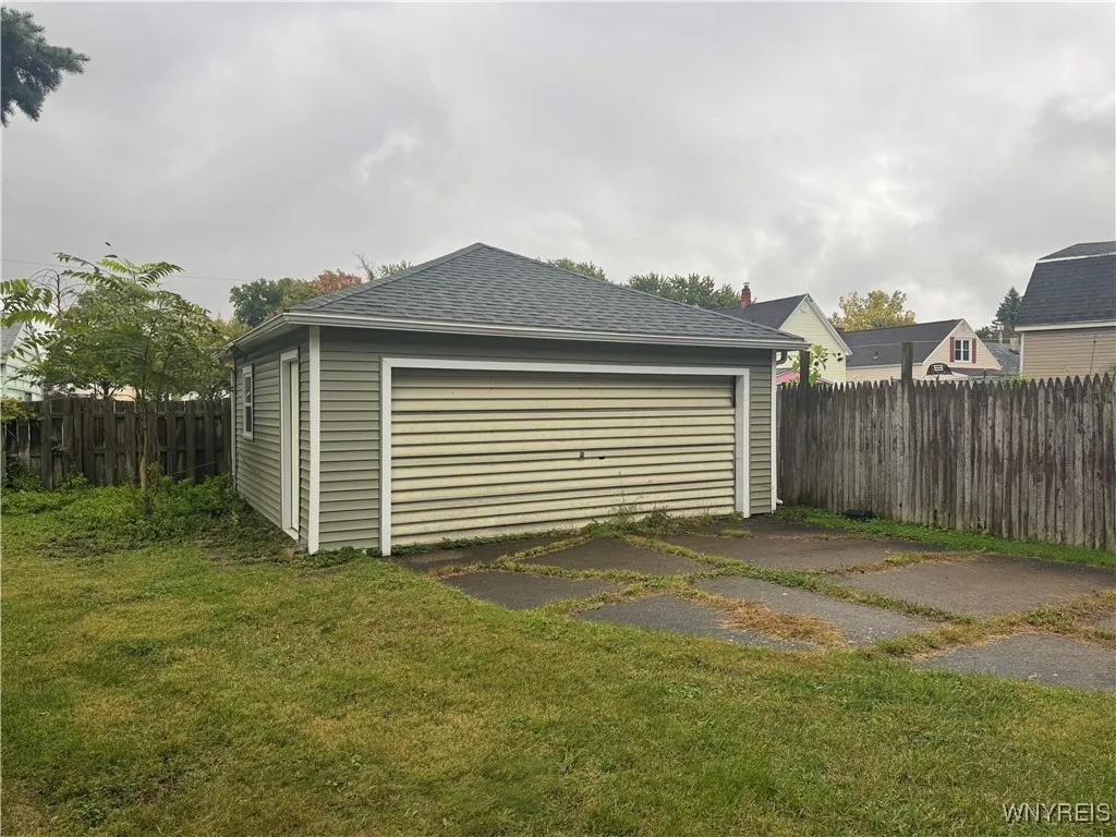 2.5 Car detached garage