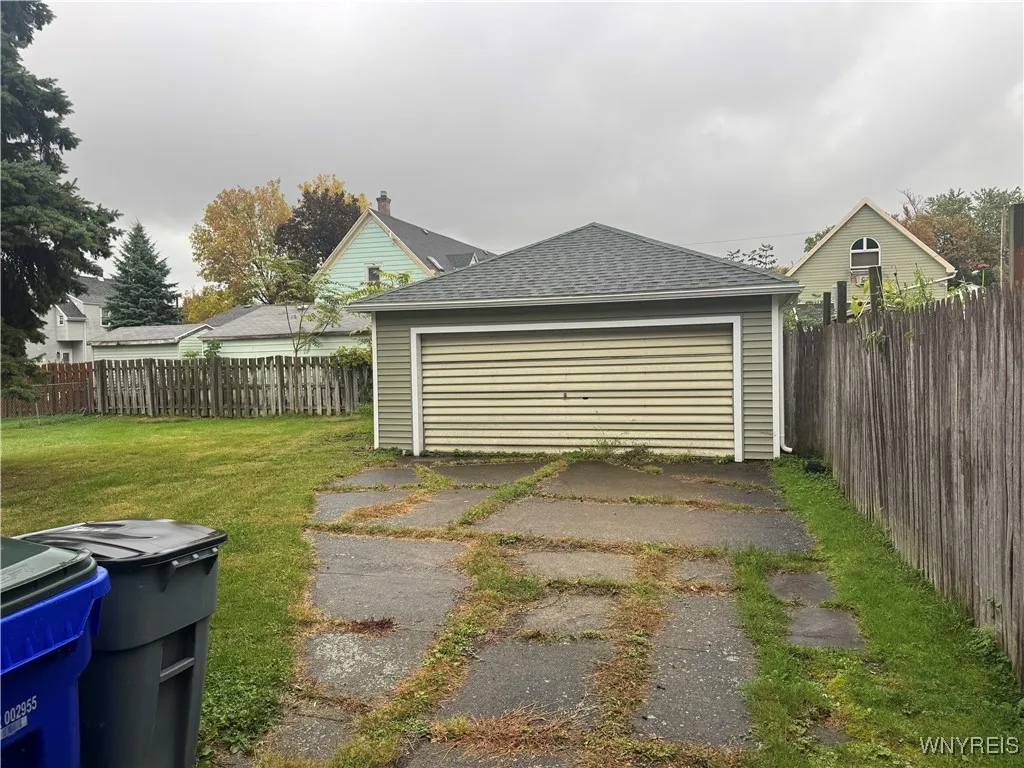 2.5 Car detached garage