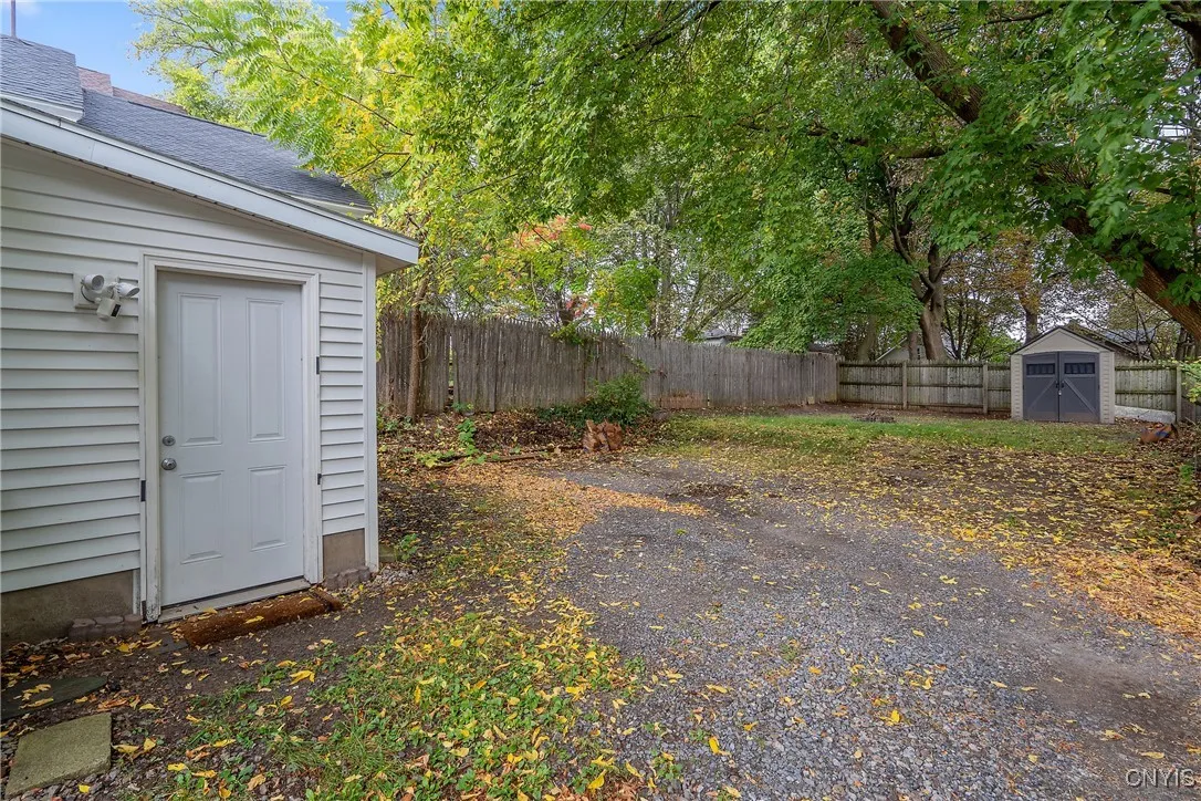 209 Boyden Street, Syracuse, New York 13203, Syracuse, New York 13203, 3 Bedrooms Bedrooms, 9 Rooms Rooms,1 BathroomBathrooms,Residential,For Sale,209 Boyden Street, Syracuse, New York 13203,0,S1643489