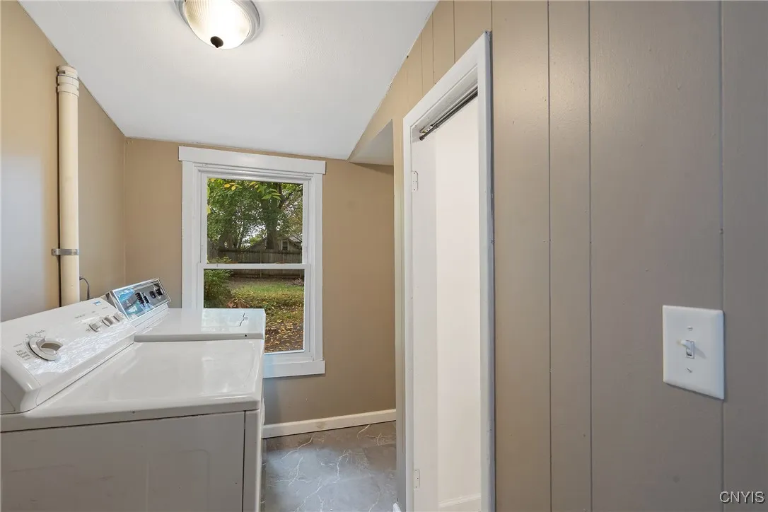 209 Boyden Street, Syracuse, New York 13203, Syracuse, New York 13203, 3 Bedrooms Bedrooms, 9 Rooms Rooms,1 BathroomBathrooms,Residential,For Sale,209 Boyden Street, Syracuse, New York 13203,0,S1643489