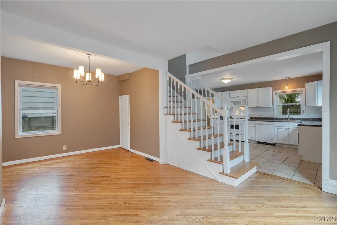 209 Boyden Street, Syracuse, New York 13203, Syracuse, New York 13203, 3 Bedrooms Bedrooms, 9 Rooms Rooms,1 BathroomBathrooms,Residential,For Sale,209 Boyden Street, Syracuse, New York 13203,0,S1643489