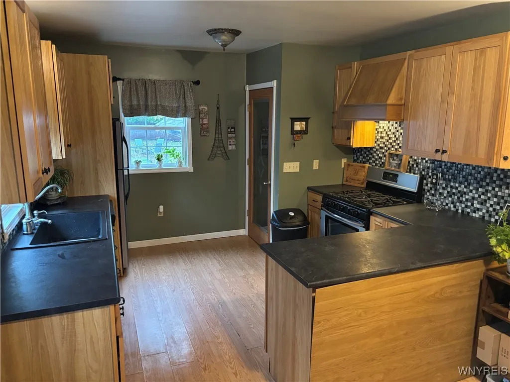 41 Charlotte Street, Lockport City, New York 14094, Lockport City, New York 14094, 2 Bedrooms Bedrooms, 4 Rooms Rooms,1 BathroomBathrooms,Residential,For Sale,41 Charlotte Street, Lockport City, New York 14094,0,B1643497