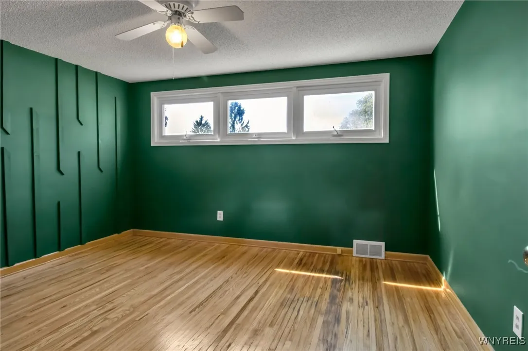 39 Emerald Drive, West Seneca, New York 14224, West Seneca, New York 14224, 2 Bedrooms Bedrooms, 6 Rooms Rooms,1 BathroomBathrooms,Residential,For Sale,39 Emerald Drive, West Seneca, New York 14224,0,B1643268