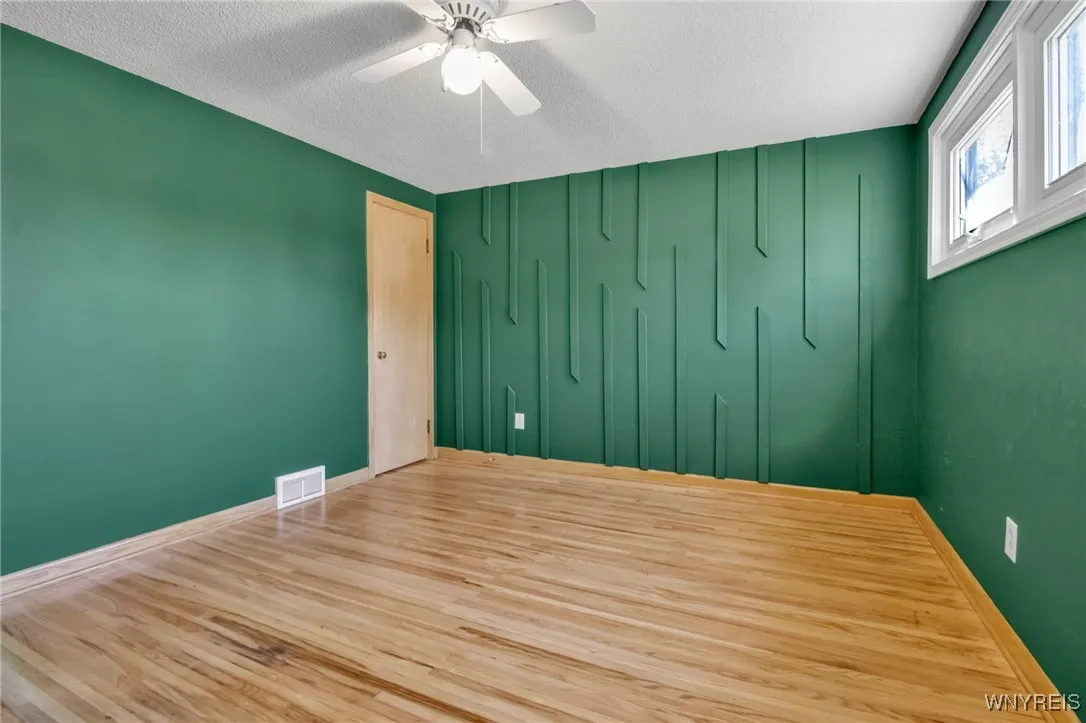 39 Emerald Drive, West Seneca, New York 14224, West Seneca, New York 14224, 2 Bedrooms Bedrooms, 6 Rooms Rooms,1 BathroomBathrooms,Residential,For Sale,39 Emerald Drive, West Seneca, New York 14224,0,B1643268