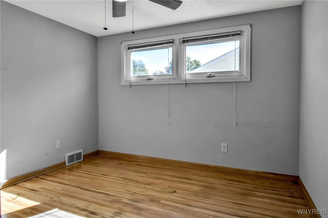 39 Emerald Drive, West Seneca, New York 14224, West Seneca, New York 14224, 2 Bedrooms Bedrooms, 6 Rooms Rooms,1 BathroomBathrooms,Residential,For Sale,39 Emerald Drive, West Seneca, New York 14224,0,B1643268