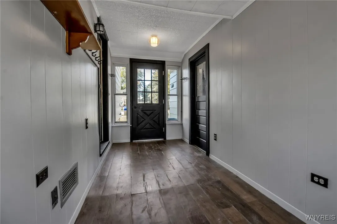 39 Emerald Drive, West Seneca, New York 14224, West Seneca, New York 14224, 2 Bedrooms Bedrooms, 6 Rooms Rooms,1 BathroomBathrooms,Residential,For Sale,39 Emerald Drive, West Seneca, New York 14224,0,B1643268