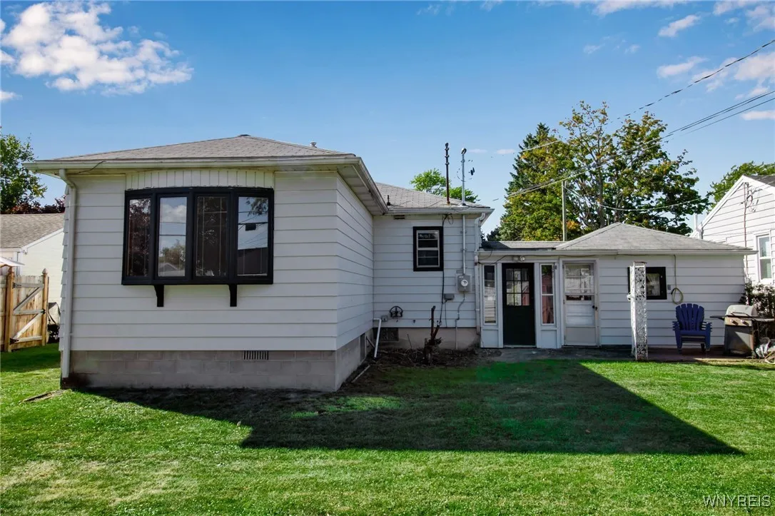 39 Emerald Drive, West Seneca, New York 14224, West Seneca, New York 14224, 2 Bedrooms Bedrooms, 6 Rooms Rooms,1 BathroomBathrooms,Residential,For Sale,39 Emerald Drive, West Seneca, New York 14224,0,B1643268