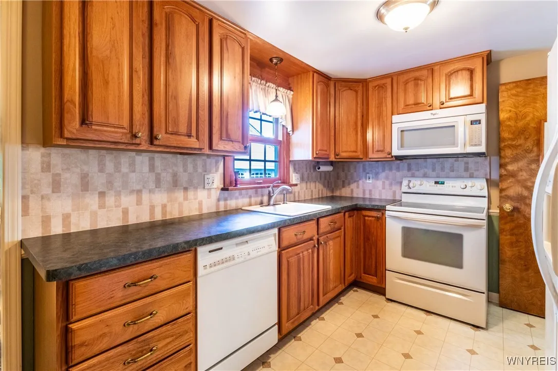 214 Pickford Avenue, Tonawanda, New York 14223, Tonawanda, New York 14223, 4 Bedrooms Bedrooms, 9 Rooms Rooms,1 BathroomBathrooms,Residential,For Sale,214 Pickford Avenue, Tonawanda, New York 14223,0,B1643250