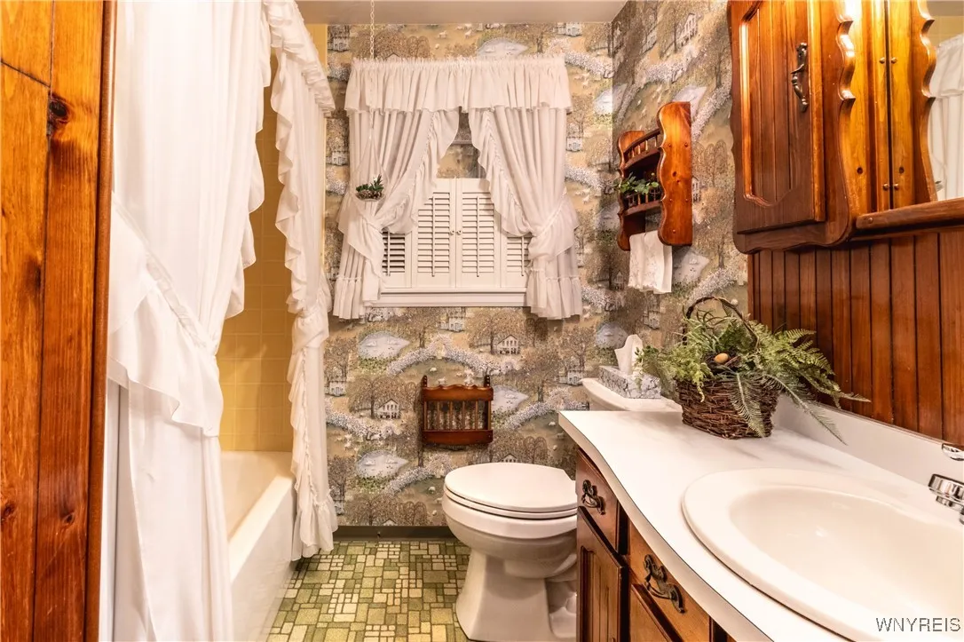 214 Pickford Avenue, Tonawanda, New York 14223, Tonawanda, New York 14223, 4 Bedrooms Bedrooms, 9 Rooms Rooms,1 BathroomBathrooms,Residential,For Sale,214 Pickford Avenue, Tonawanda, New York 14223,0,B1643250