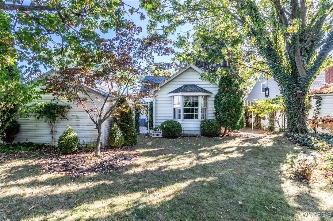214 Pickford Avenue, Tonawanda, New York 14223, Tonawanda, New York 14223, 4 Bedrooms Bedrooms, 9 Rooms Rooms,1 BathroomBathrooms,Residential,For Sale,214 Pickford Avenue, Tonawanda, New York 14223,0,B1643250
