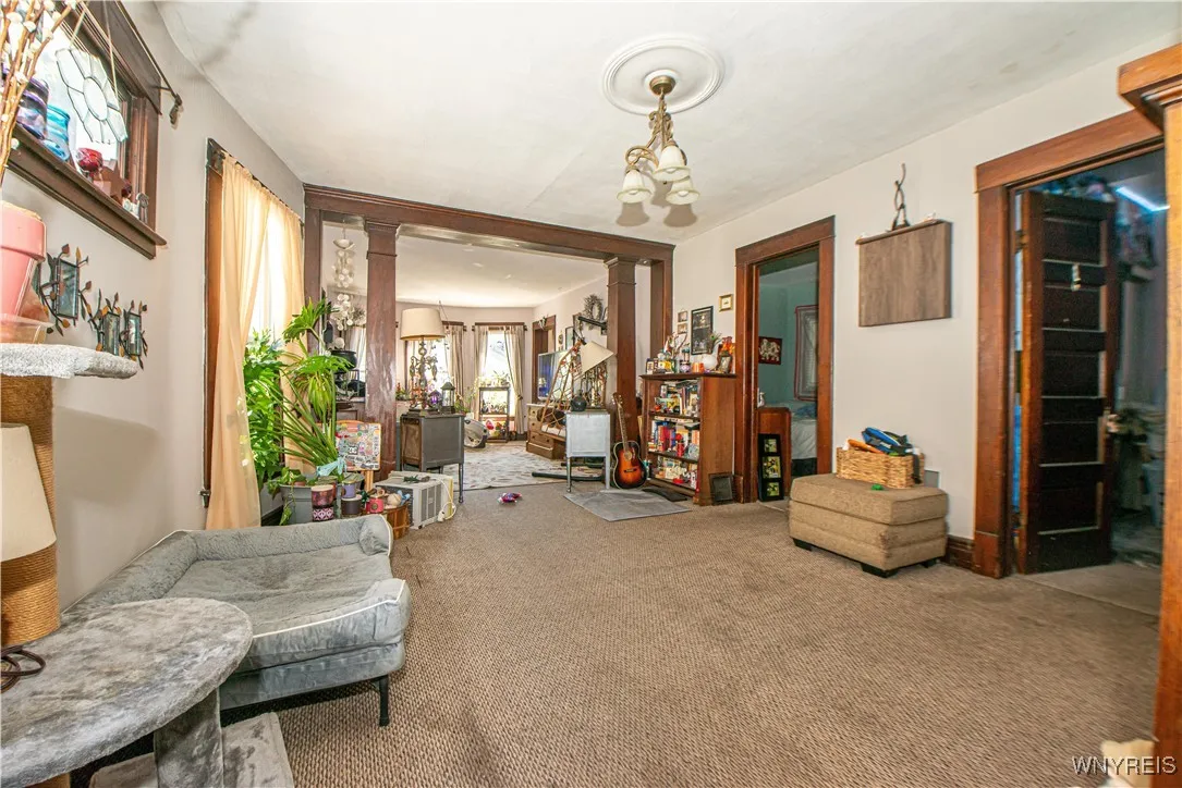 42 Meriden Street, Buffalo, New York 14220, Buffalo, New York 14220, 6 Bedrooms Bedrooms, ,2 BathroomsBathrooms,Residential,For Sale,42 Meriden Street, Buffalo, New York 14220,0,B1642469