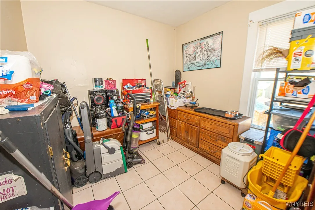 42 Meriden Street, Buffalo, New York 14220, Buffalo, New York 14220, 6 Bedrooms Bedrooms, ,2 BathroomsBathrooms,Residential,For Sale,42 Meriden Street, Buffalo, New York 14220,0,B1642469