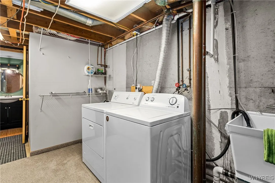 39 Dubonnet Drive, Cheektowaga, New York 14043, Cheektowaga, New York 14043, 3 Bedrooms Bedrooms, 6 Rooms Rooms,2 BathroomsBathrooms,Residential,For Sale,39 Dubonnet Drive, Cheektowaga, New York 14043,0,B1643411