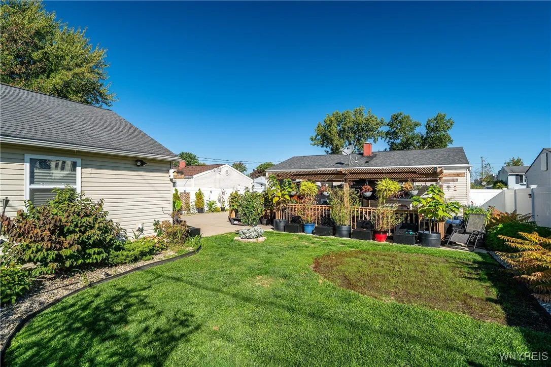 39 Dubonnet Drive, Cheektowaga, New York 14043, Cheektowaga, New York 14043, 3 Bedrooms Bedrooms, 6 Rooms Rooms,2 BathroomsBathrooms,Residential,For Sale,39 Dubonnet Drive, Cheektowaga, New York 14043,0,B1643411