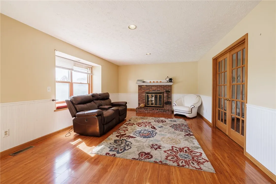 63 Queensland Drive Drive, Gates, New York 14559, Gates, New York 14559, 5 Bedrooms Bedrooms, 9 Rooms Rooms,3 BathroomsBathrooms,Residential,For Sale,63 Queensland Drive Drive, Gates, New York 14559,0,R1628187
