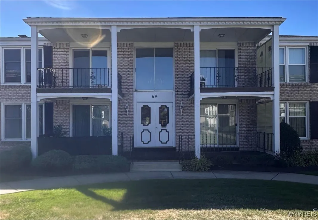 69 Henel Avenue 7, Amherst, New York 14226, Amherst, New York 14226, 2 Bedrooms Bedrooms, 6 Rooms Rooms,2 BathroomsBathrooms,Residential Lease,For Rent,69 Henel Avenue 7, Amherst, New York 14226,0,B1643163
