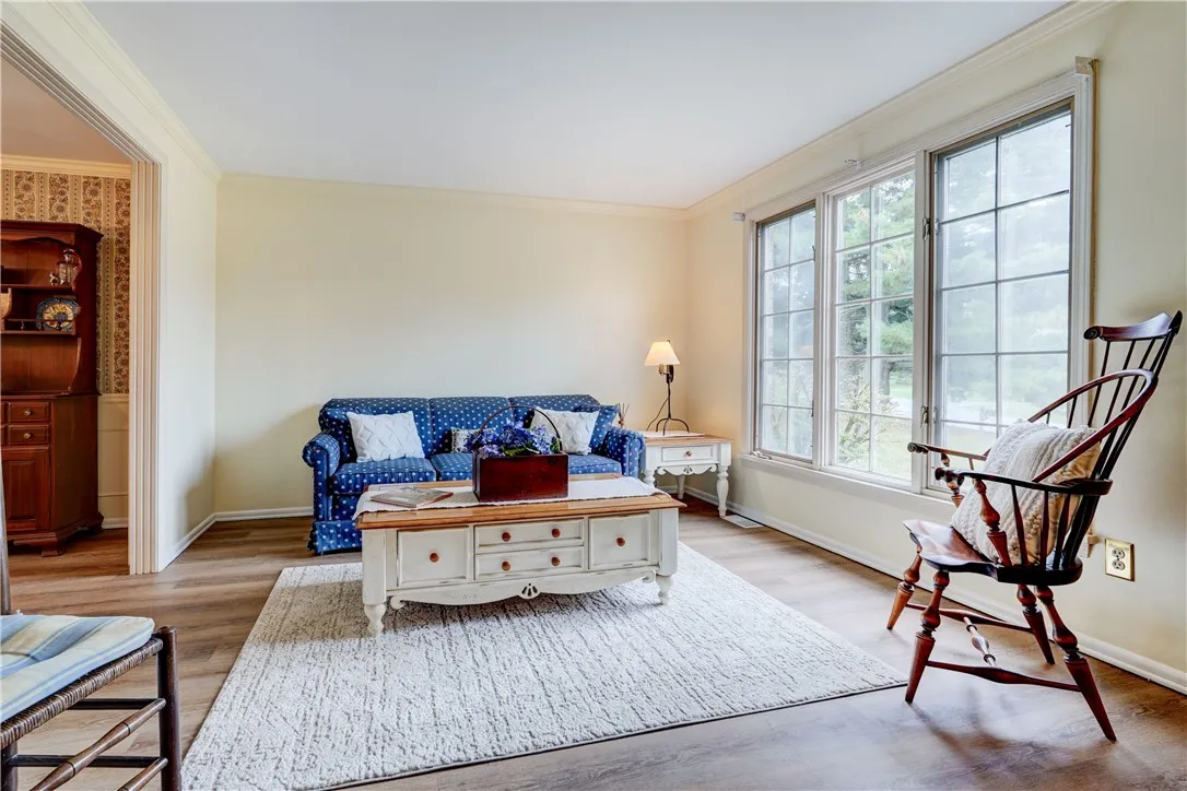 2 Foxpointe Circle, Perinton, New York 14450, Perinton, New York 14450, 4 Bedrooms Bedrooms, 8 Rooms Rooms,2 BathroomsBathrooms,Residential,For Sale,2 Foxpointe Circle, Perinton, New York 14450,0,R1643015