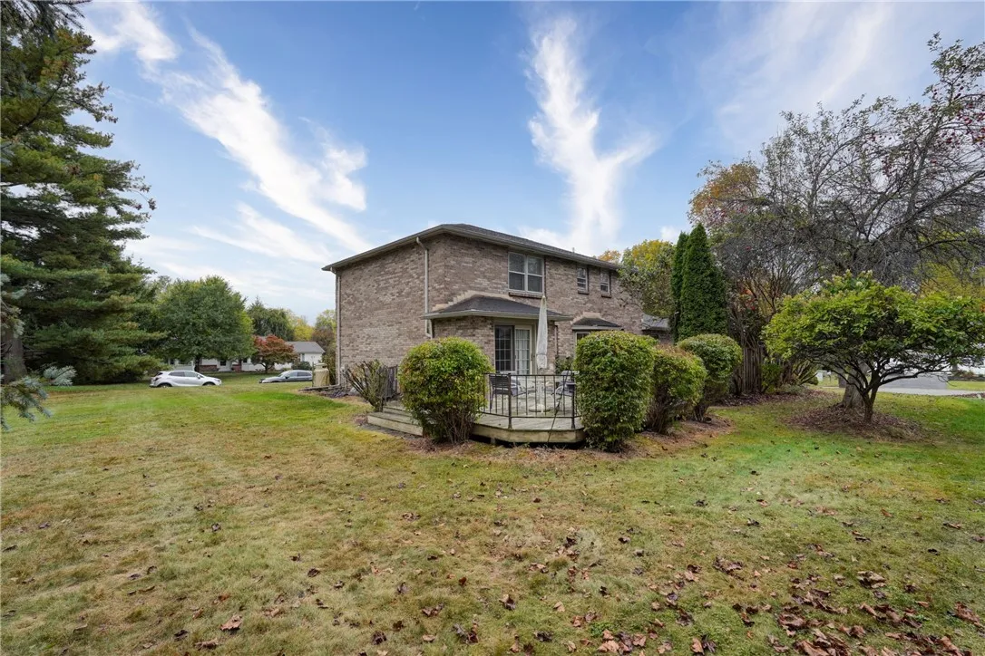 2 Foxpointe Circle, Perinton, New York 14450, Perinton, New York 14450, 4 Bedrooms Bedrooms, 8 Rooms Rooms,2 BathroomsBathrooms,Residential,For Sale,2 Foxpointe Circle, Perinton, New York 14450,0,R1643015