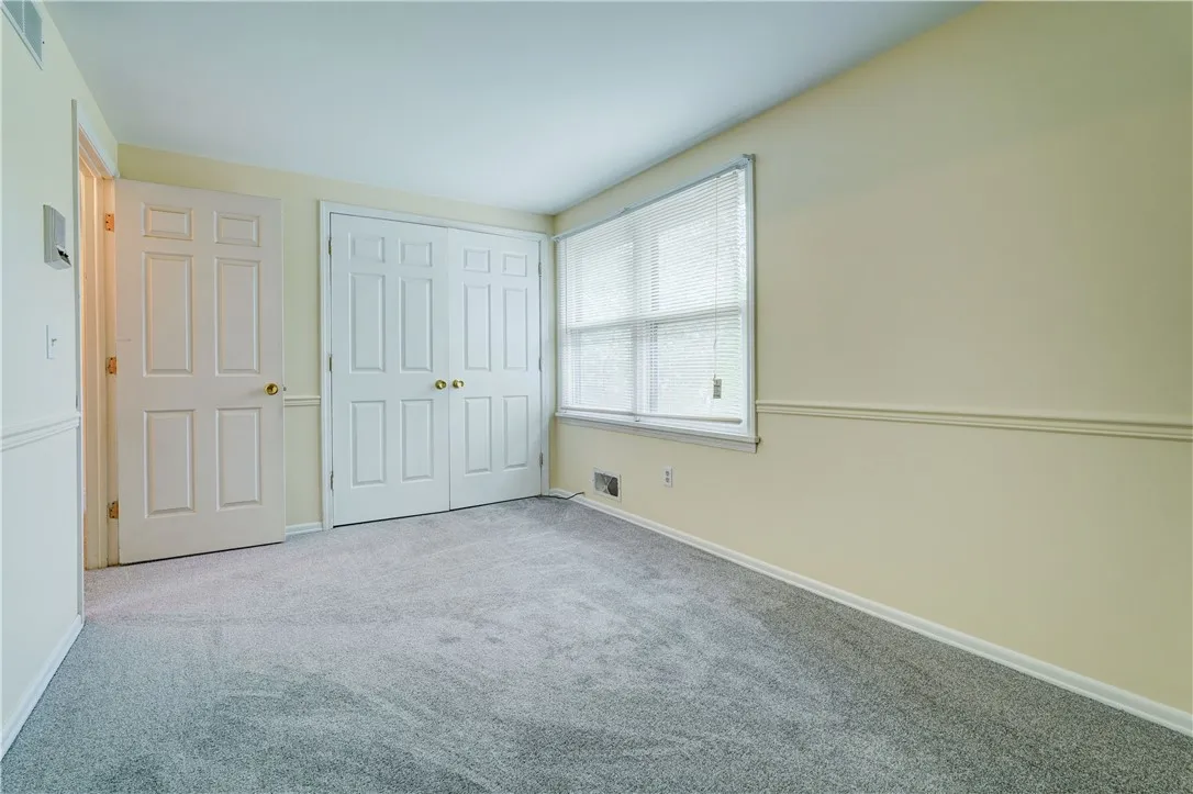 2 Foxpointe Circle, Perinton, New York 14450, Perinton, New York 14450, 4 Bedrooms Bedrooms, 8 Rooms Rooms,2 BathroomsBathrooms,Residential,For Sale,2 Foxpointe Circle, Perinton, New York 14450,0,R1643015