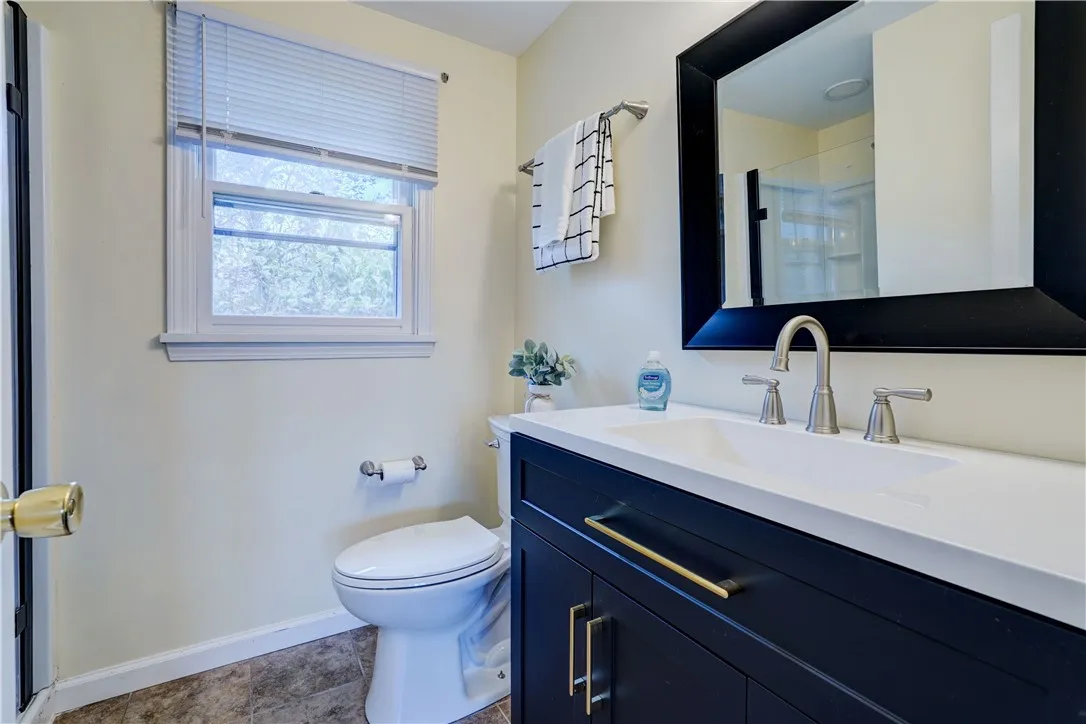2 Foxpointe Circle, Perinton, New York 14450, Perinton, New York 14450, 4 Bedrooms Bedrooms, 8 Rooms Rooms,2 BathroomsBathrooms,Residential,For Sale,2 Foxpointe Circle, Perinton, New York 14450,0,R1643015