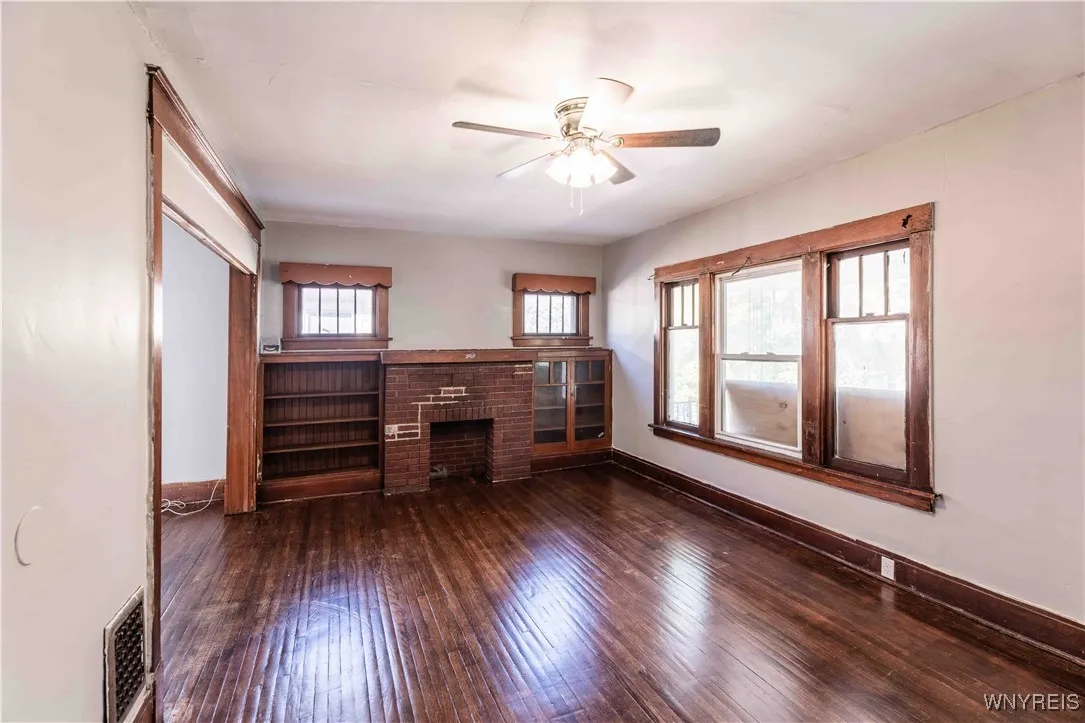255 Lisbon Avenue, Buffalo, New York 14215, Buffalo, New York 14215, 6 Bedrooms Bedrooms, ,2 BathroomsBathrooms,Residential,For Sale,255 Lisbon Avenue, Buffalo, New York 14215,0,B1643183