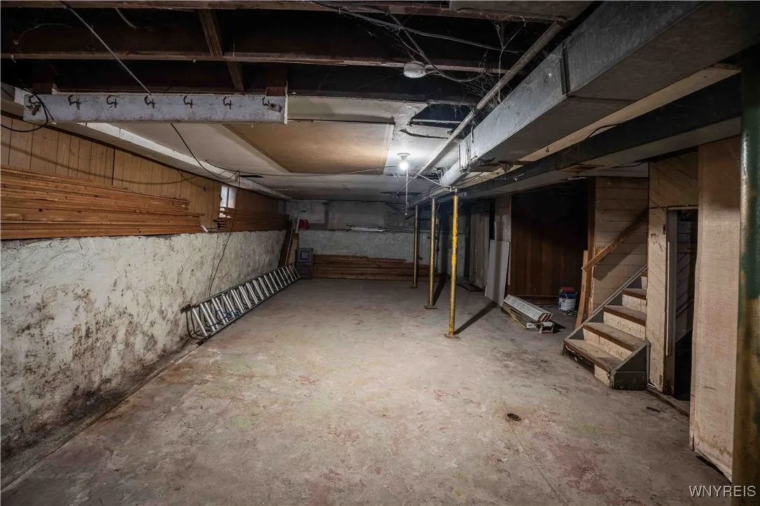 255 Lisbon Avenue, Buffalo, New York 14215, Buffalo, New York 14215, 6 Bedrooms Bedrooms, ,2 BathroomsBathrooms,Residential,For Sale,255 Lisbon Avenue, Buffalo, New York 14215,0,B1643183