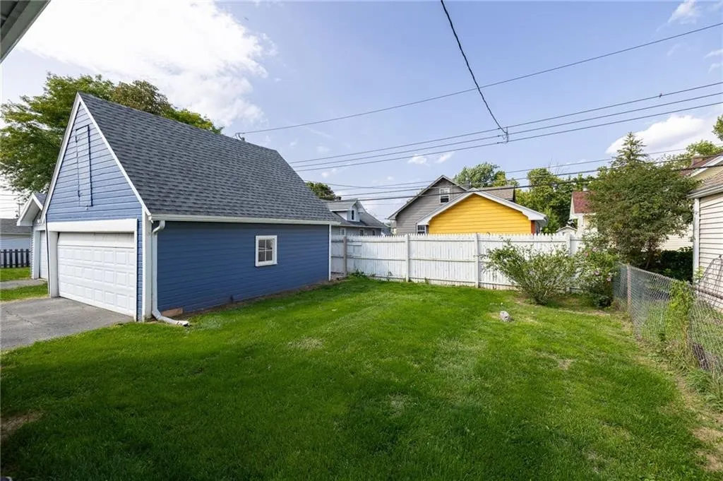 46 Whiteford Road, Rochester, New York 14620, Rochester, New York 14620, 3 Bedrooms Bedrooms, 7 Rooms Rooms,2 BathroomsBathrooms,Residential Lease,For Rent,46 Whiteford Road, Rochester, New York 14620,0,R1643126