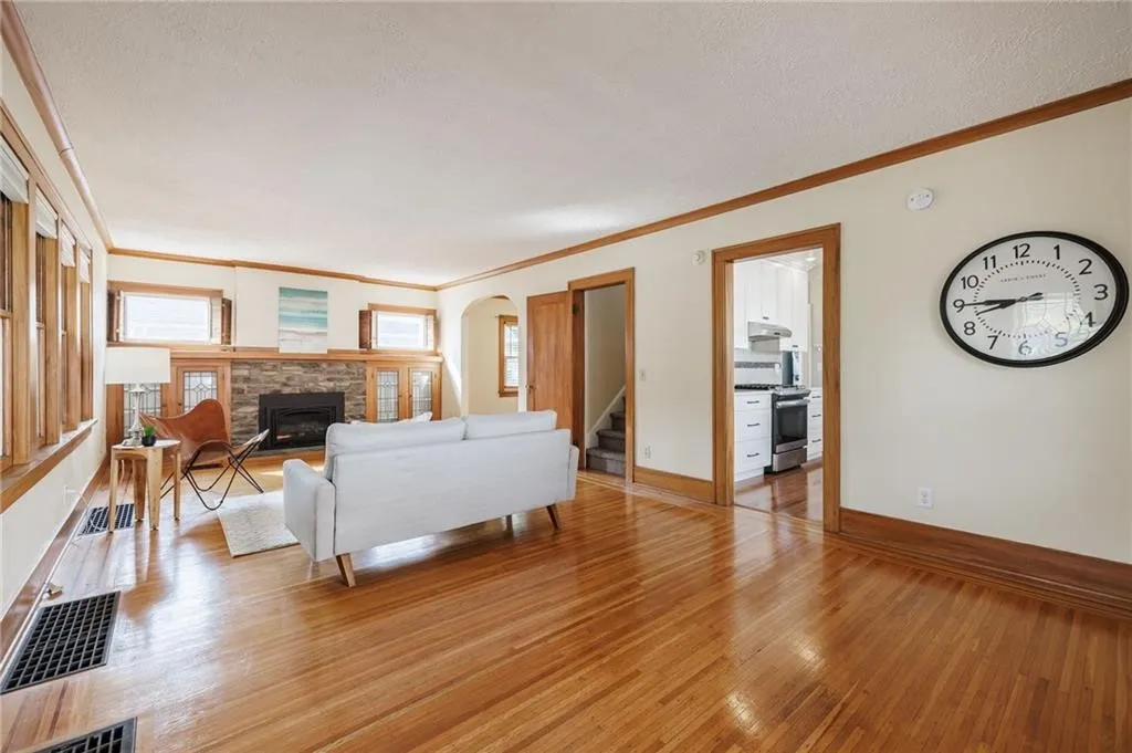 46 Whiteford Road, Rochester, New York 14620, Rochester, New York 14620, 3 Bedrooms Bedrooms, 7 Rooms Rooms,2 BathroomsBathrooms,Residential Lease,For Rent,46 Whiteford Road, Rochester, New York 14620,0,R1643126