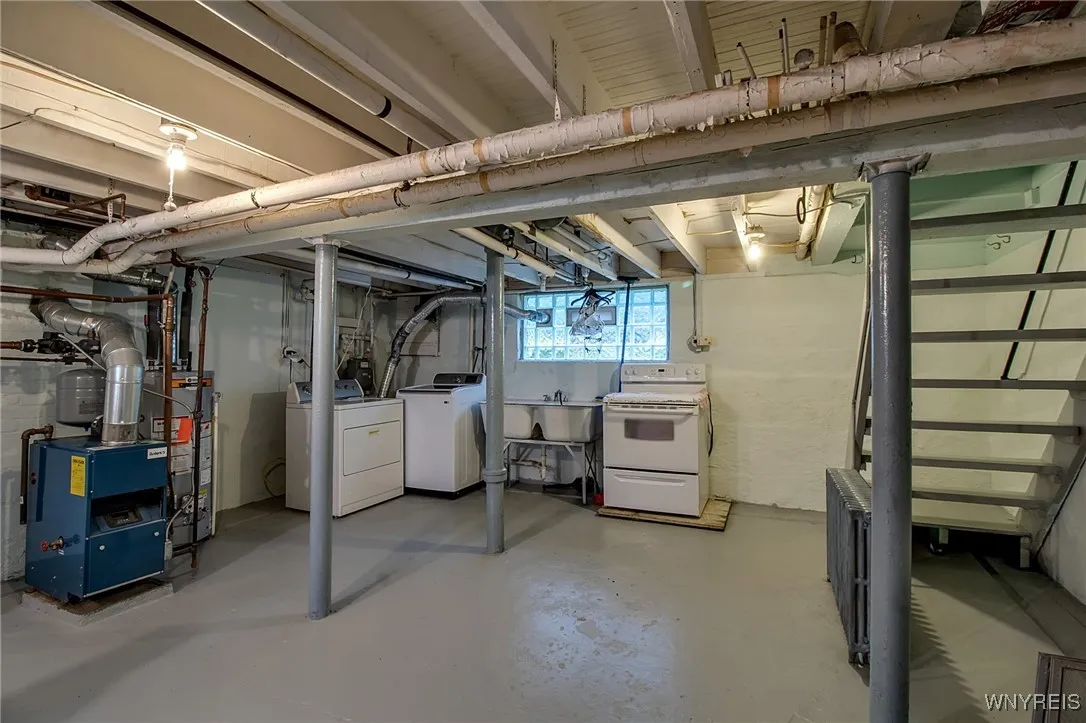 219 Weimar Street, Buffalo, New York 14206, Buffalo, New York 14206, 3 Bedrooms Bedrooms, 7 Rooms Rooms,1 BathroomBathrooms,Residential,For Sale,219 Weimar Street, Buffalo, New York 14206,0,B1643430