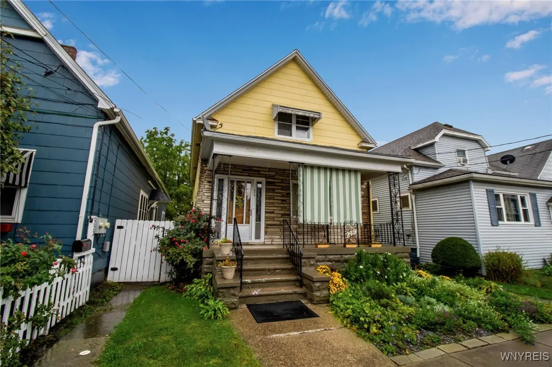 219 Weimar Street, Buffalo, New York 14206, Buffalo, New York 14206, 3 Bedrooms Bedrooms, 7 Rooms Rooms,1 BathroomBathrooms,Residential,For Sale,219 Weimar Street, Buffalo, New York 14206,0,B1643430