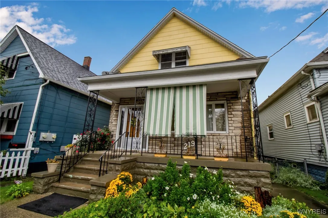 219 Weimar Street, Buffalo, New York 14206, Buffalo, New York 14206, 3 Bedrooms Bedrooms, 7 Rooms Rooms,1 BathroomBathrooms,Residential,For Sale,219 Weimar Street, Buffalo, New York 14206,0,B1643430