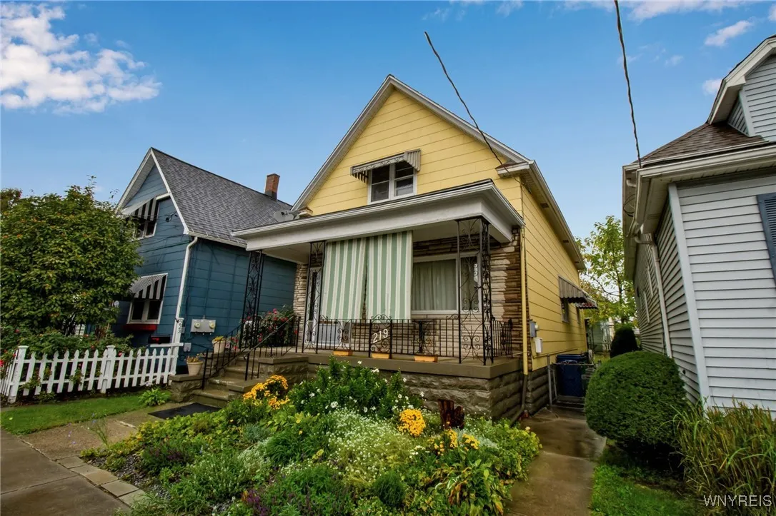 219 Weimar Street, Buffalo, New York 14206, Buffalo, New York 14206, 3 Bedrooms Bedrooms, 7 Rooms Rooms,1 BathroomBathrooms,Residential,For Sale,219 Weimar Street, Buffalo, New York 14206,0,B1643430