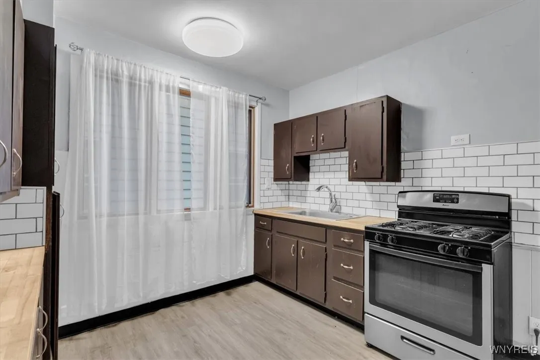 131 Tacoma Avenue, Buffalo, New York 14216, Buffalo, New York 14216, 6 Bedrooms Bedrooms, ,2 BathroomsBathrooms,Residential,For Sale,131 Tacoma Avenue, Buffalo, New York 14216,0,B1643231