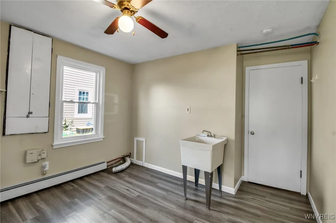 372 Tremont Avenue, Tonawanda, New York 14217, Tonawanda, New York 14217, 3 Bedrooms Bedrooms, 6 Rooms Rooms,1 BathroomBathrooms,Residential,For Sale,372 Tremont Avenue, Tonawanda, New York 14217,0,B1642979