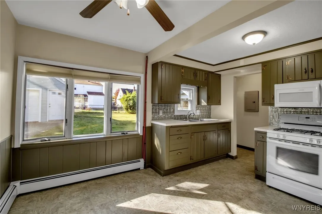 372 Tremont Avenue, Tonawanda, New York 14217, Tonawanda, New York 14217, 3 Bedrooms Bedrooms, 6 Rooms Rooms,1 BathroomBathrooms,Residential,For Sale,372 Tremont Avenue, Tonawanda, New York 14217,0,B1642979