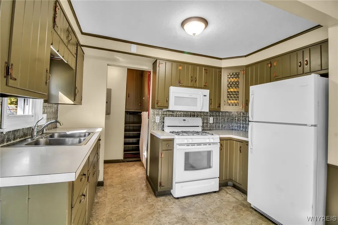 372 Tremont Avenue, Tonawanda, New York 14217, Tonawanda, New York 14217, 3 Bedrooms Bedrooms, 6 Rooms Rooms,1 BathroomBathrooms,Residential,For Sale,372 Tremont Avenue, Tonawanda, New York 14217,0,B1642979