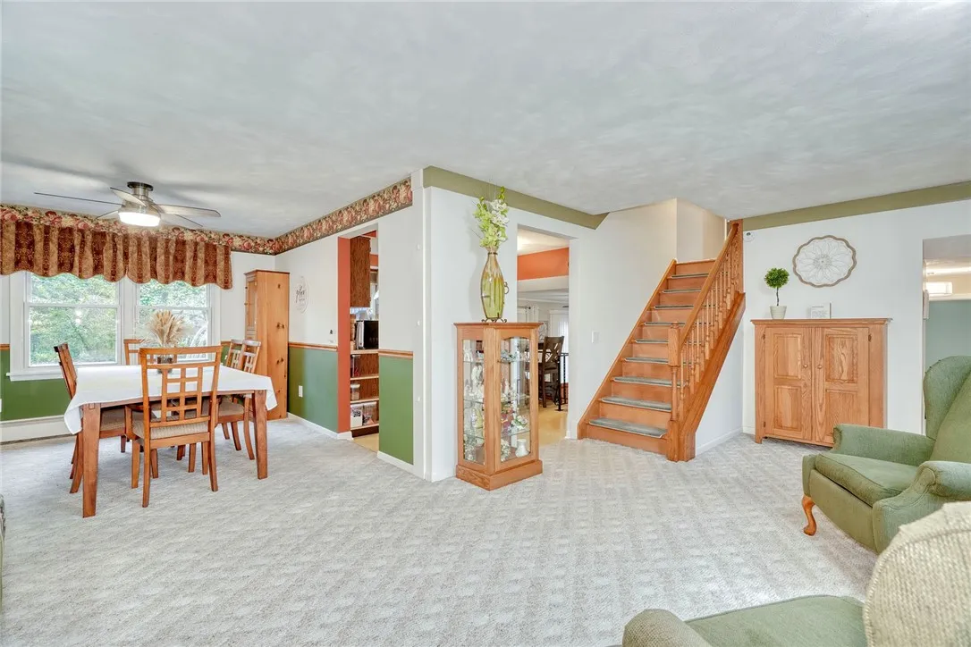 Living room/dining room combo